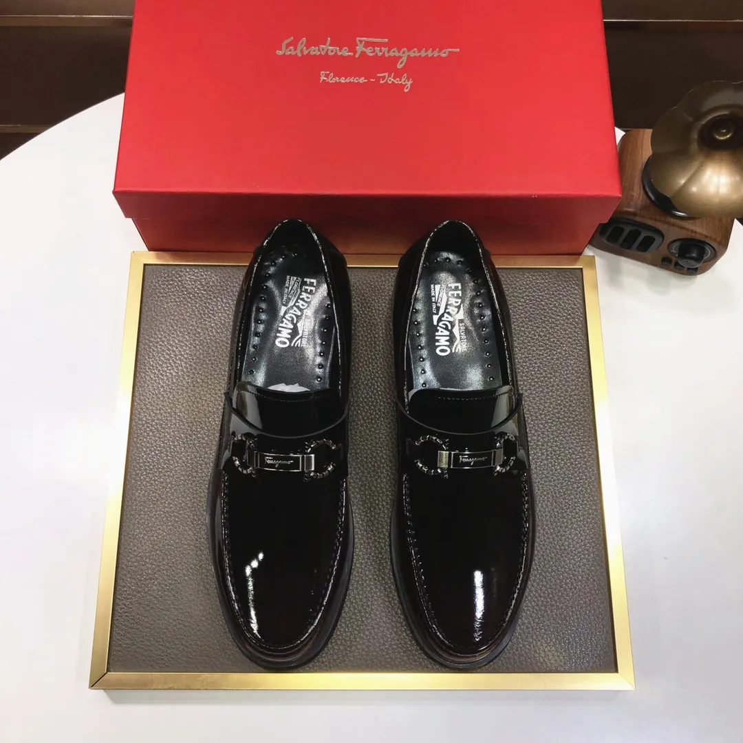 Men's shoes💰480💰[Ferragamo/Ferragamo] The latest model in the counter. Original imported high-quality cowhide with open sides + imported sheepskin lining + original luxury metal buckle + original combination outsole. Comparison without pressure. 38--45 (45 is custom-made and cannot be returned or exchanged)